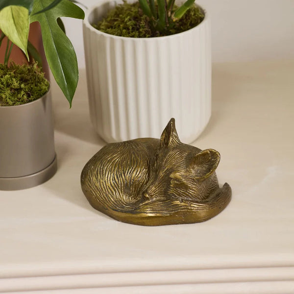 Sleepy Eloise Figurine, 3 X 7.5 X 4 in.