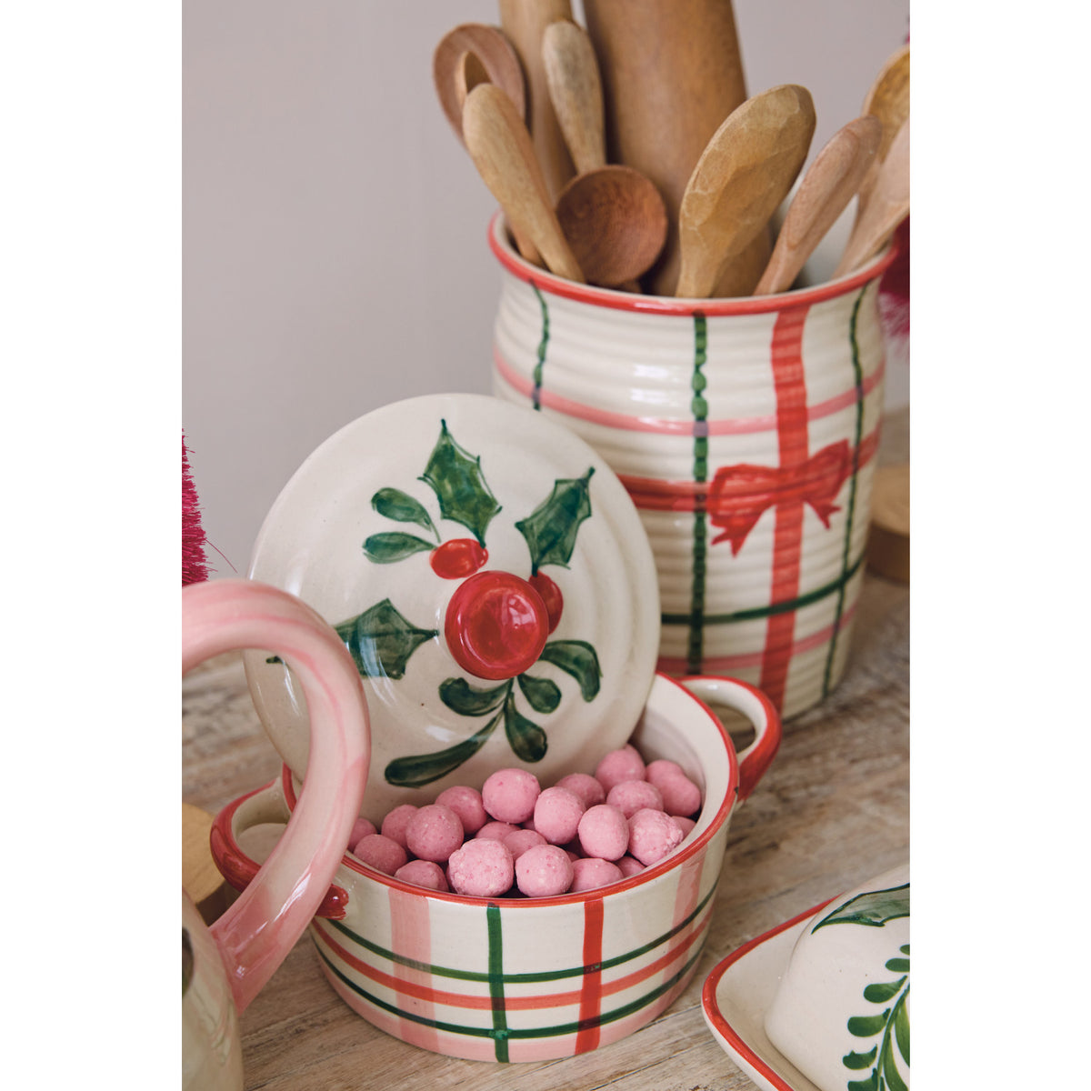 Holly Plaid Baker with Lid, 7.5 X 5 in.